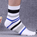 Chaussettes d&#39;équipage de course de sports de coton de mode de qualité supérieure adaptées aux besoins du client 5 doigts